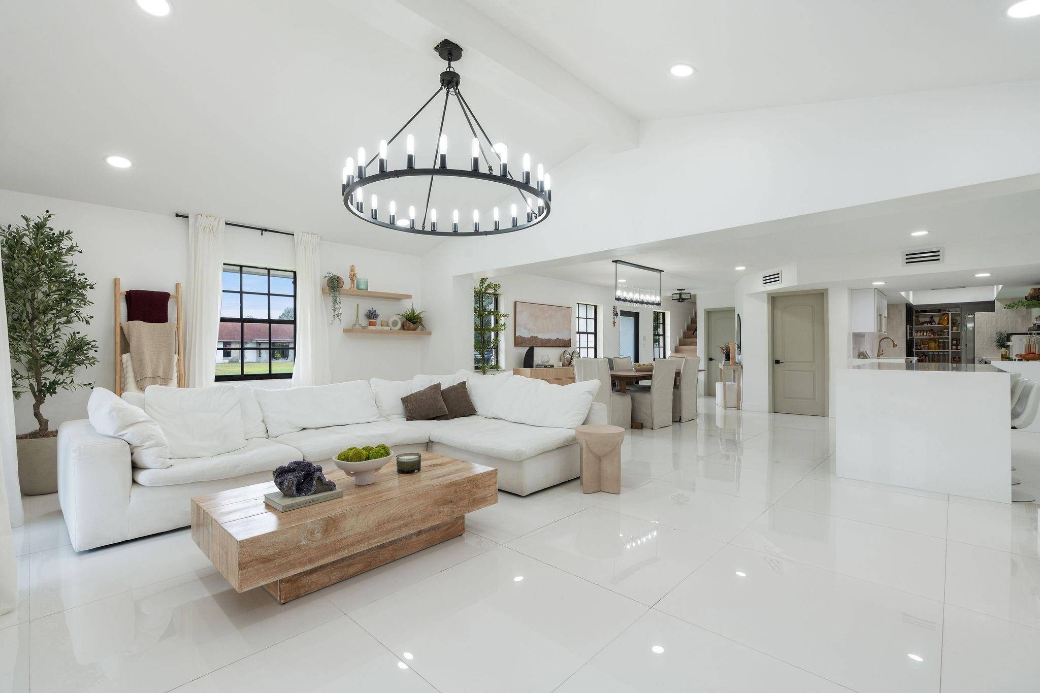 SUNSHINE RANCHES - Residential