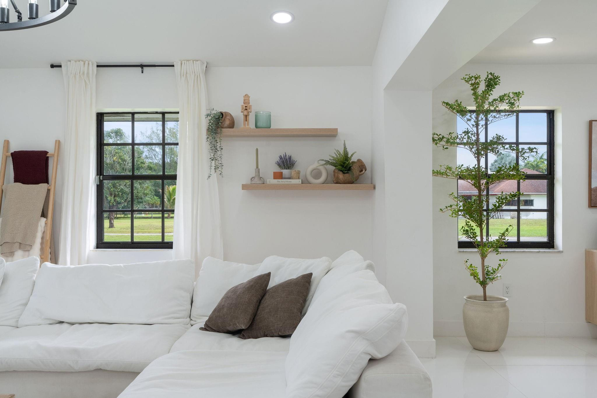 SUNSHINE RANCHES - Residential