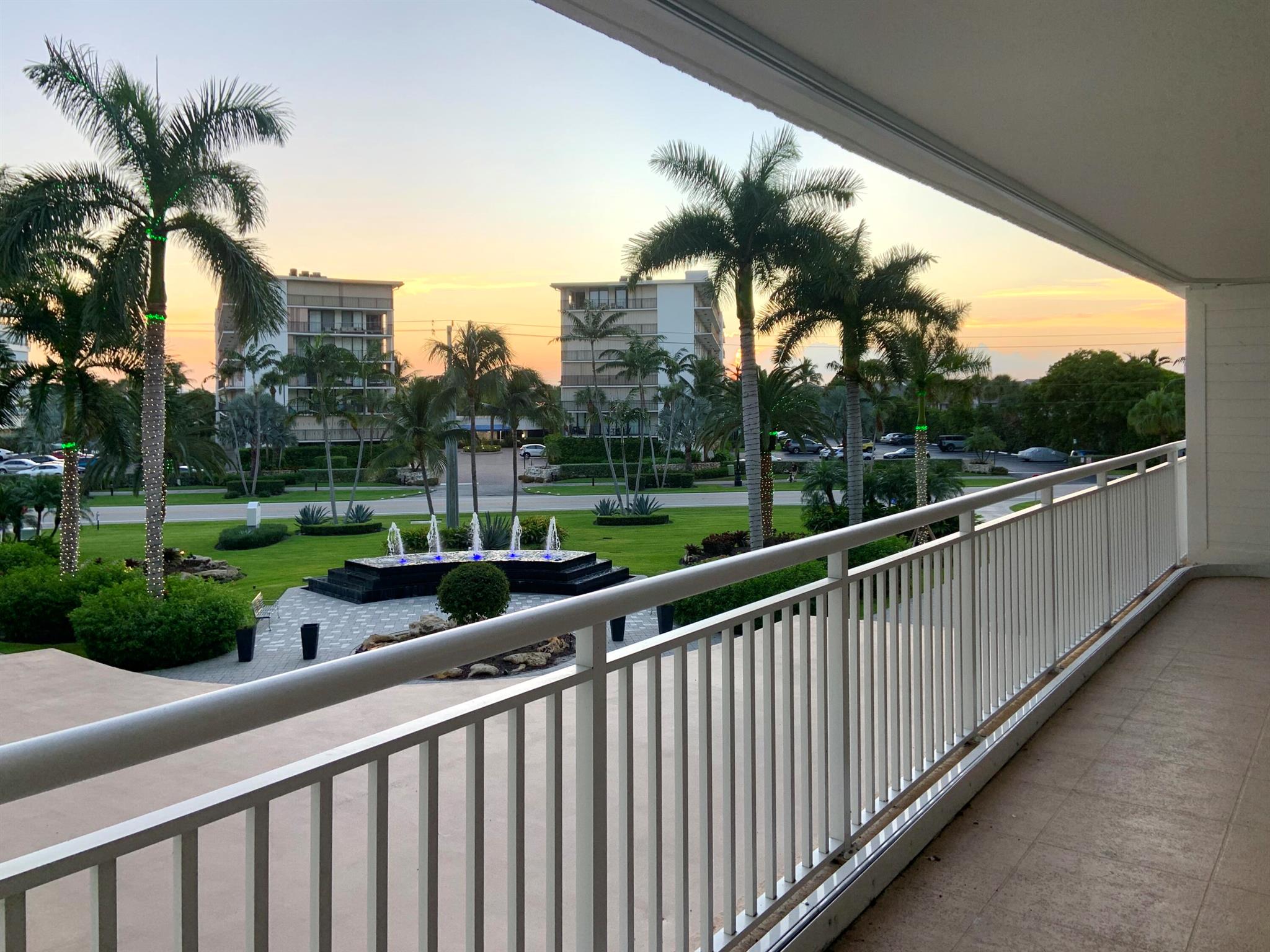 BARCLAY CONDO - Residential Lease