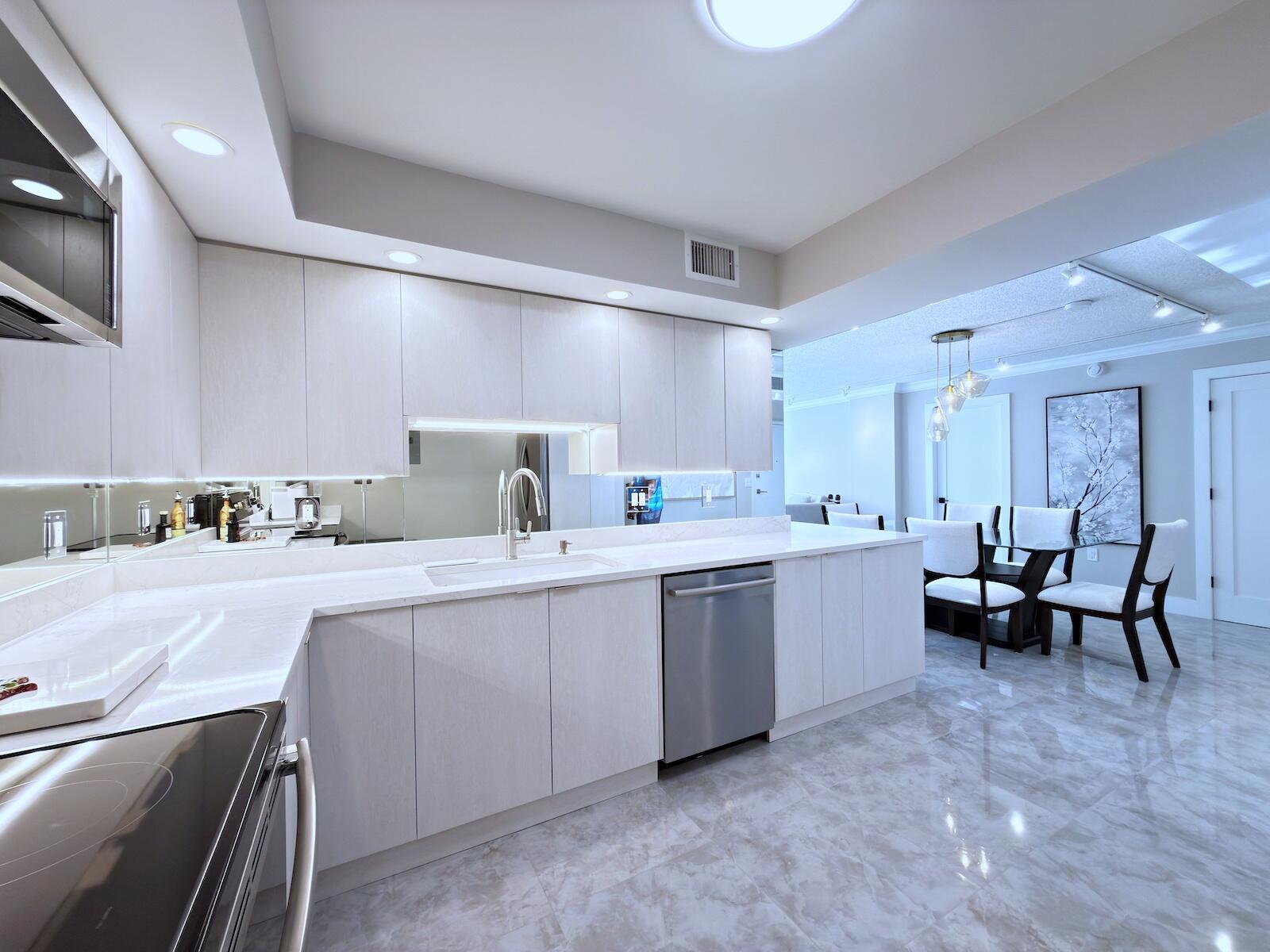 BARCLAY CONDO - Residential Lease