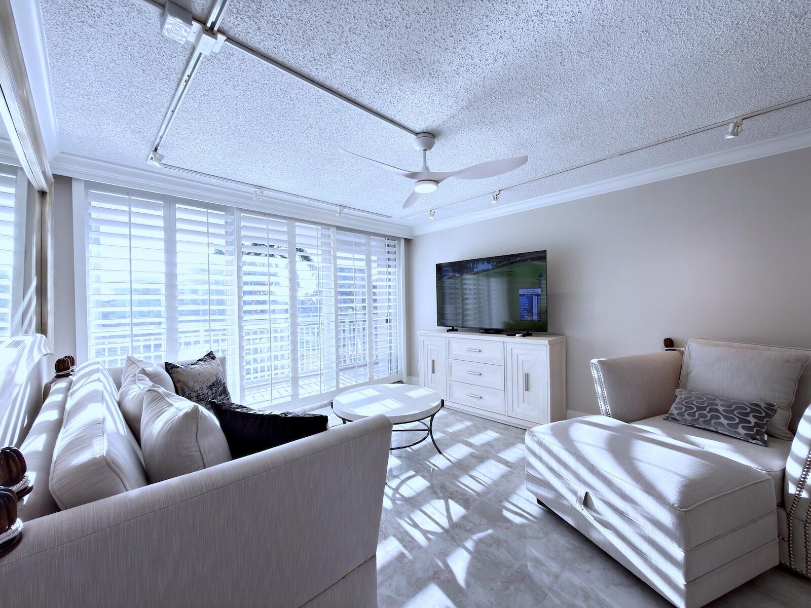 BARCLAY CONDO - Residential Lease