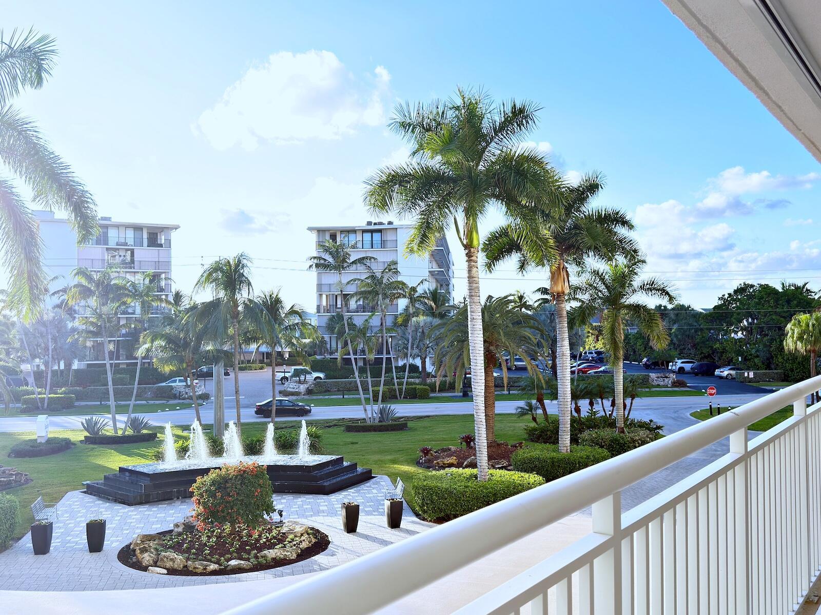 BARCLAY CONDO - Residential Lease