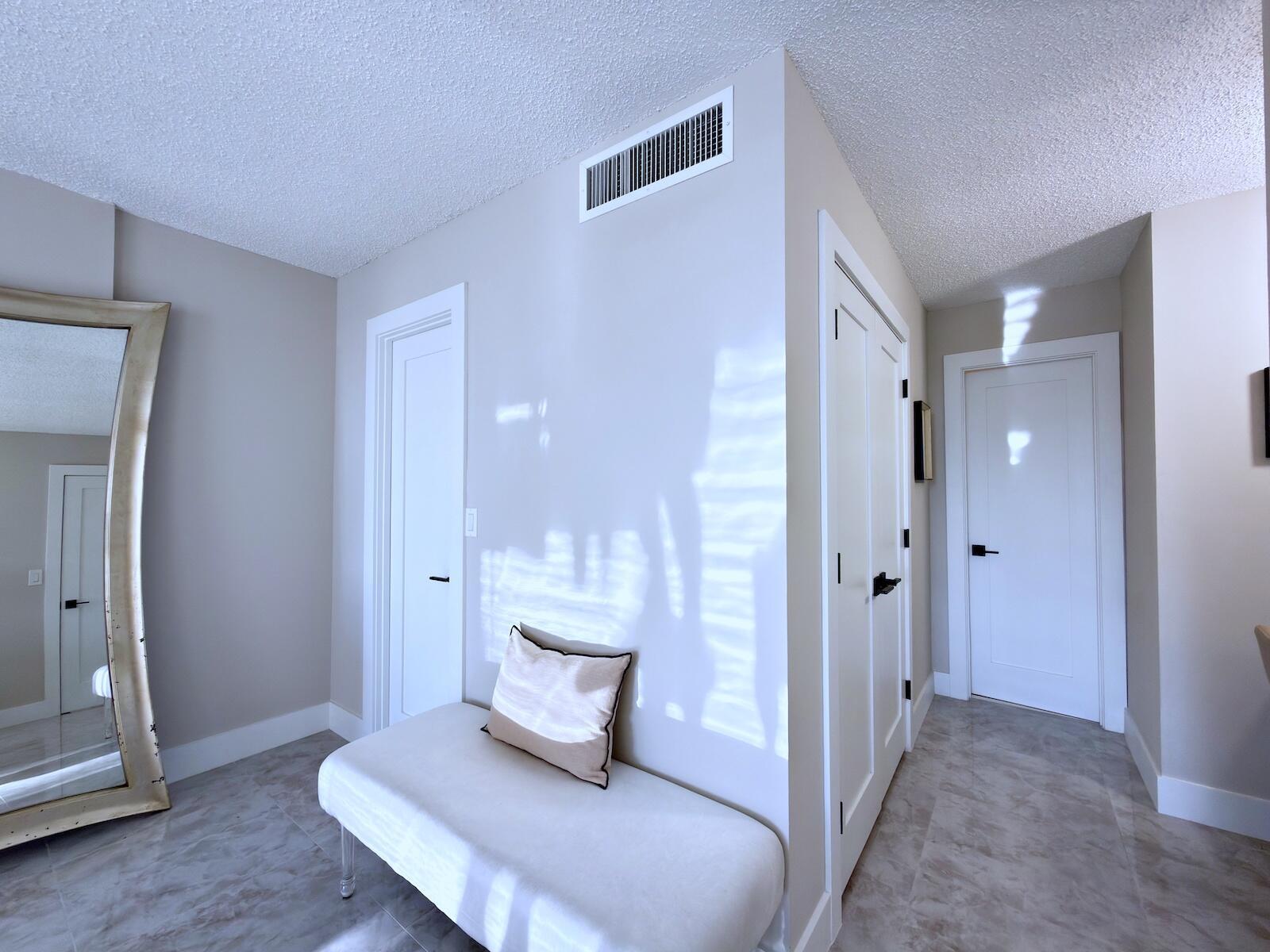 BARCLAY CONDO - Residential Lease