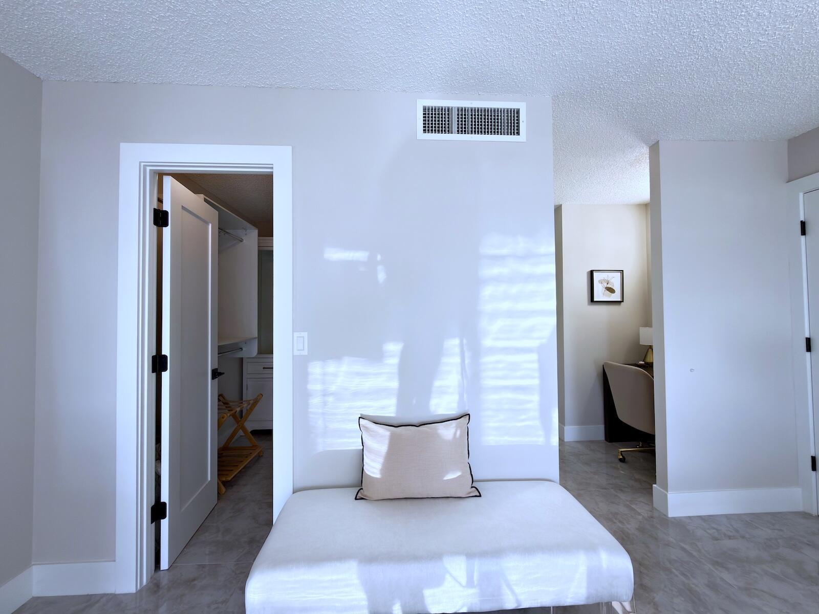 BARCLAY CONDO - Residential Lease