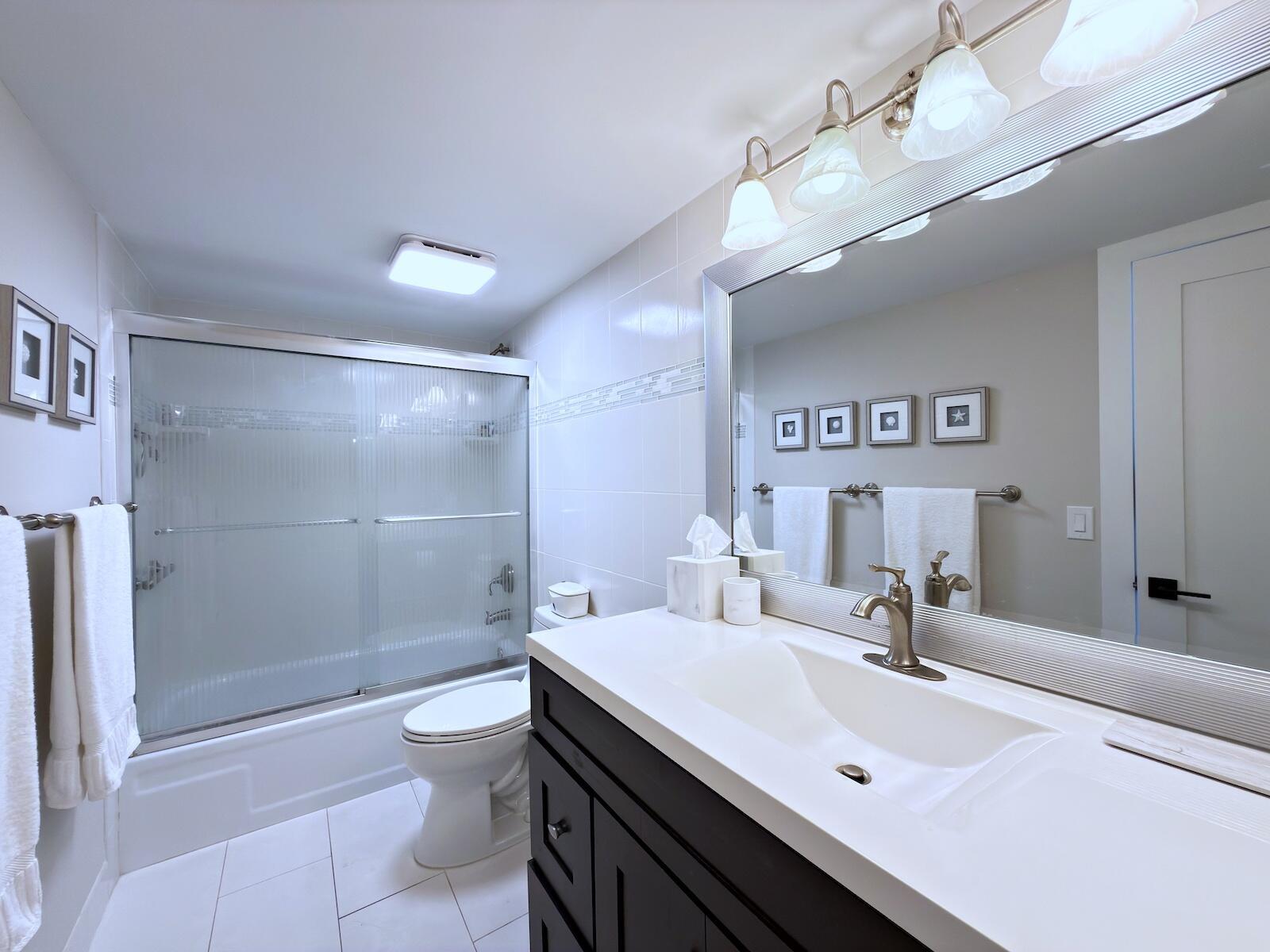 BARCLAY CONDO - Residential Lease