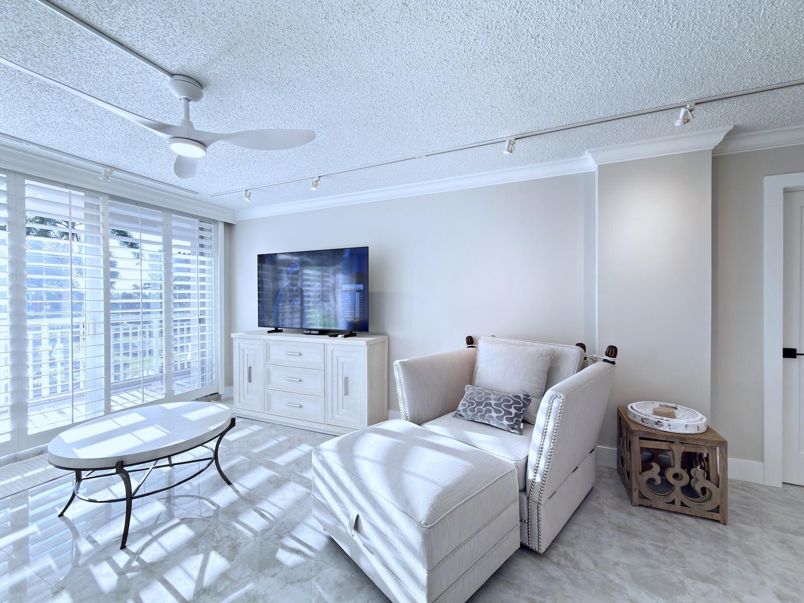 BARCLAY CONDO - Residential Lease