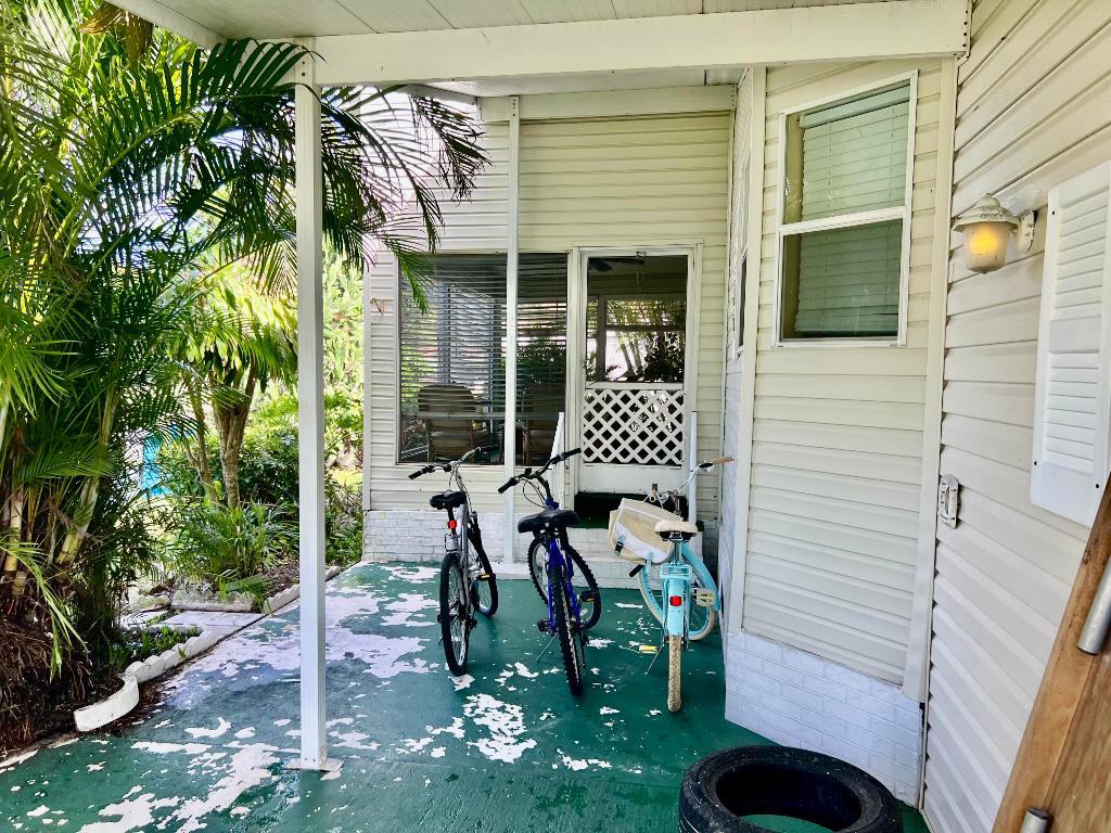 TALLOWWOOD ISLE - Residential