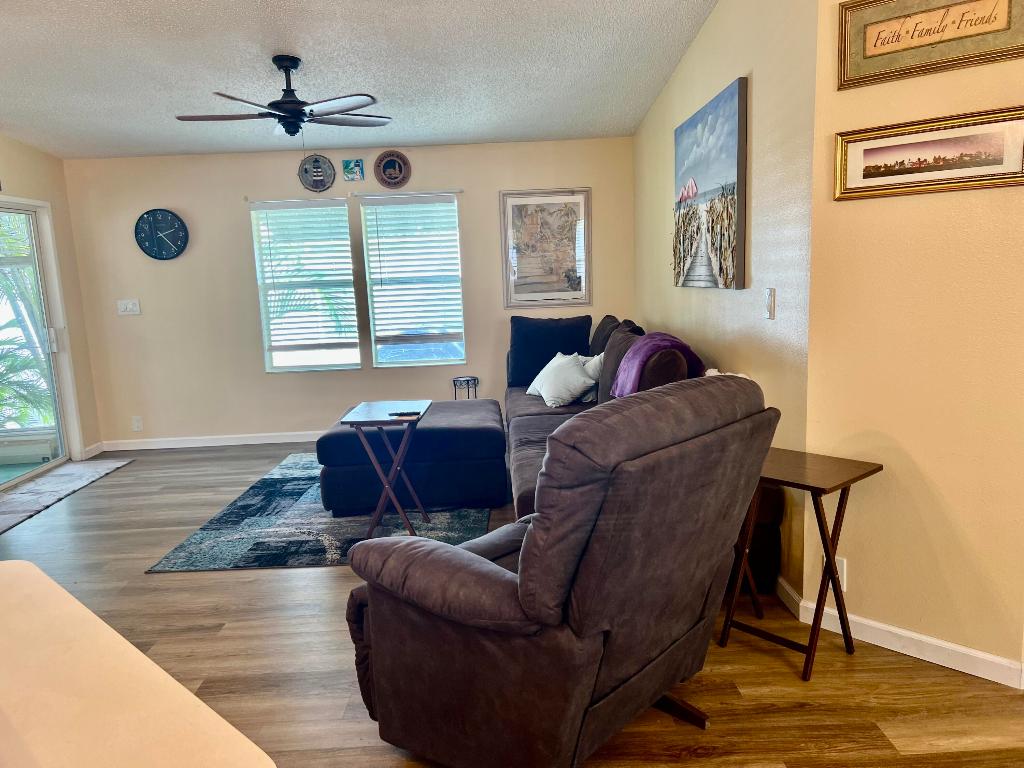 TALLOWWOOD ISLE - Residential