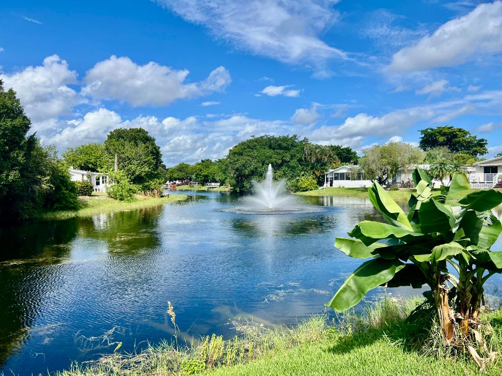 TALLOWWOOD ISLE - Residential