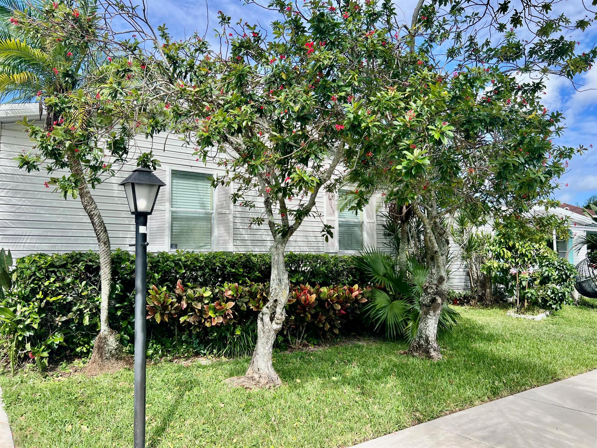 TALLOWWOOD ISLE - Residential