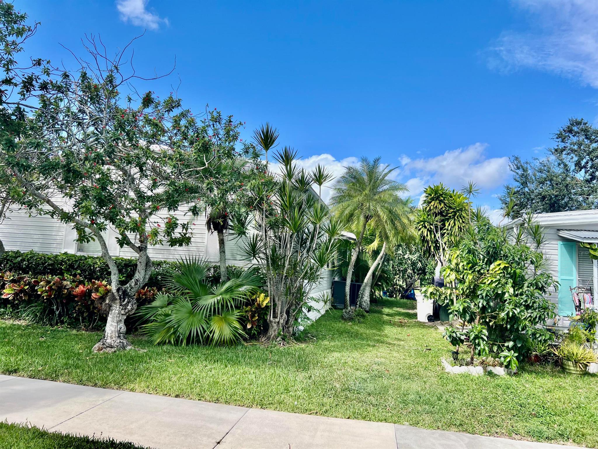 TALLOWWOOD ISLE - Residential