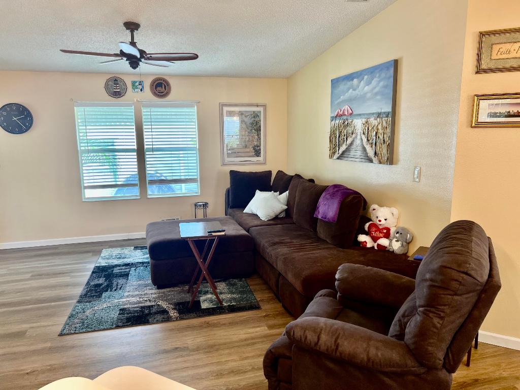 TALLOWWOOD ISLE - Residential