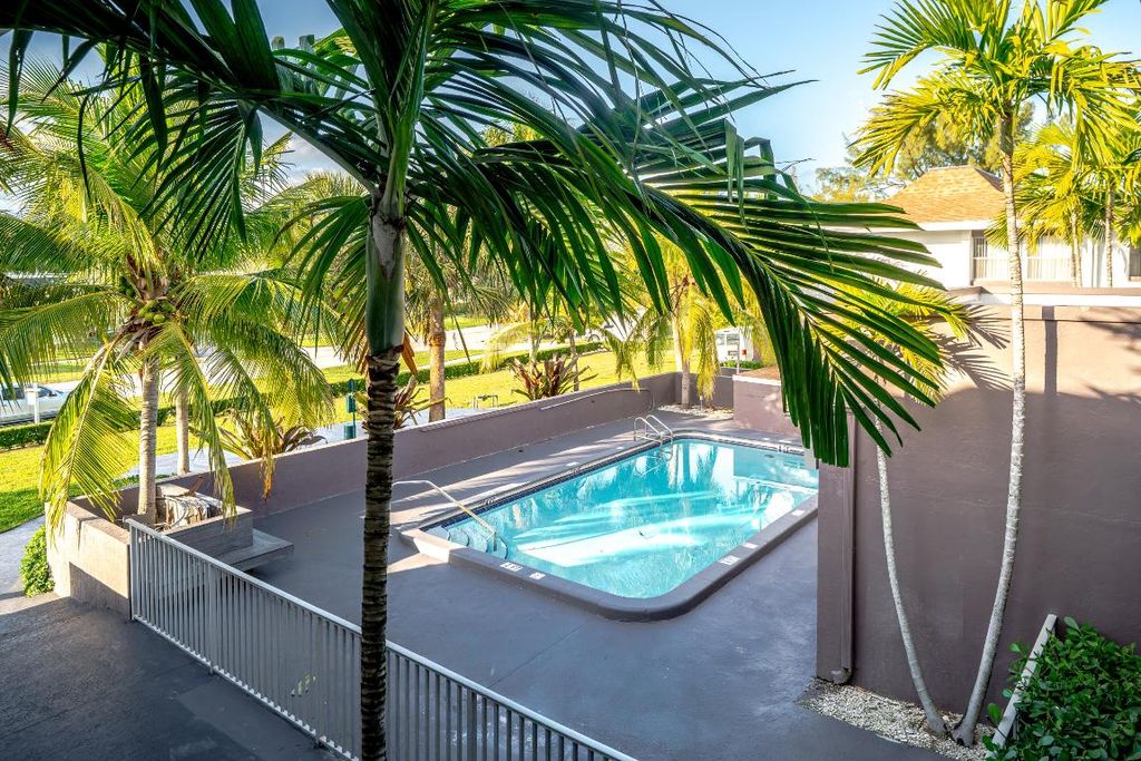 Photo of 1800 NW 4th Avenue, Boca Raton, FL 33432 (MLS # R11157088)