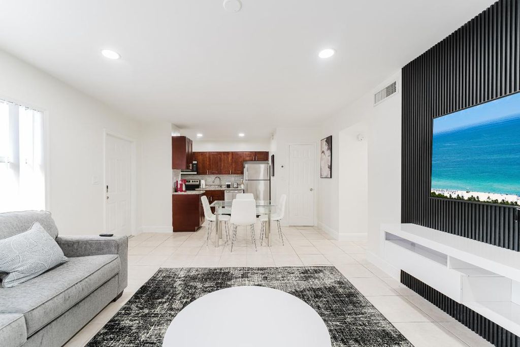 Photo of 1800 NW 4th Avenue, Boca Raton, FL 33432 (MLS # R11157088)