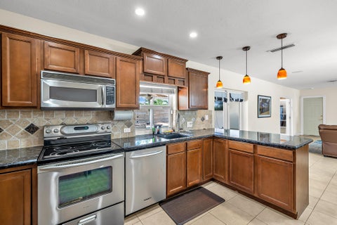 Tiny photo for 4220 NE 26th Avenue, Lighthouse Point, FL 33064 (MLS # B26043398)