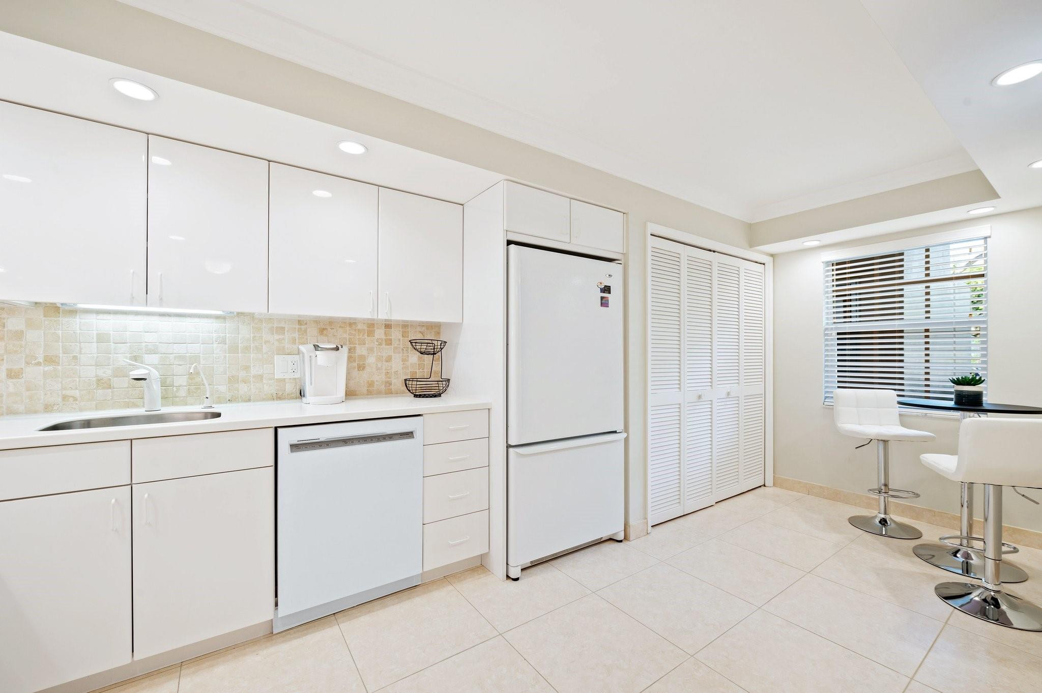 NO 71 PALM-AIRE COUNTRY CLUB - Residential