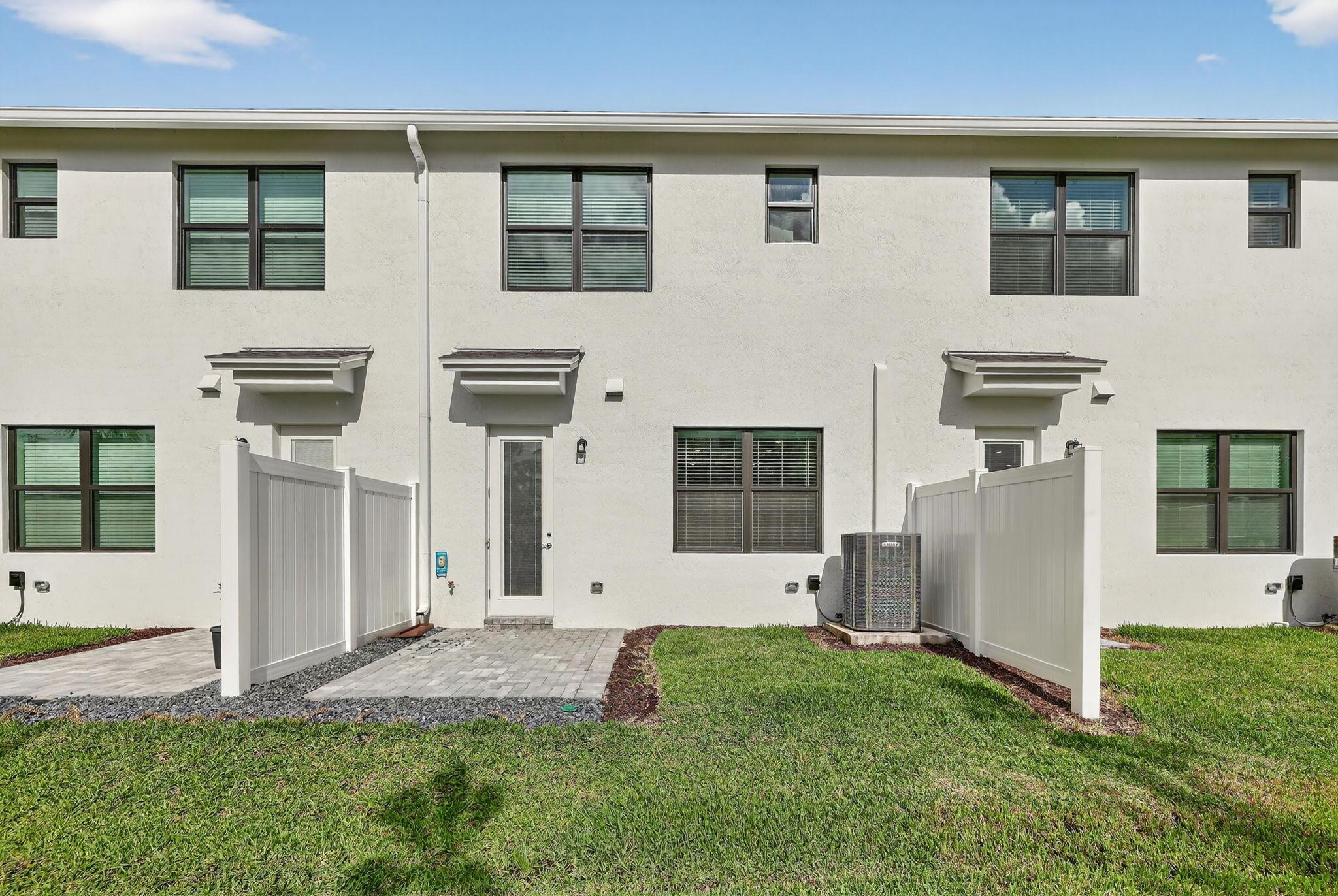 95 RIVERSIDE PUD PHASE IV - Residential Lease