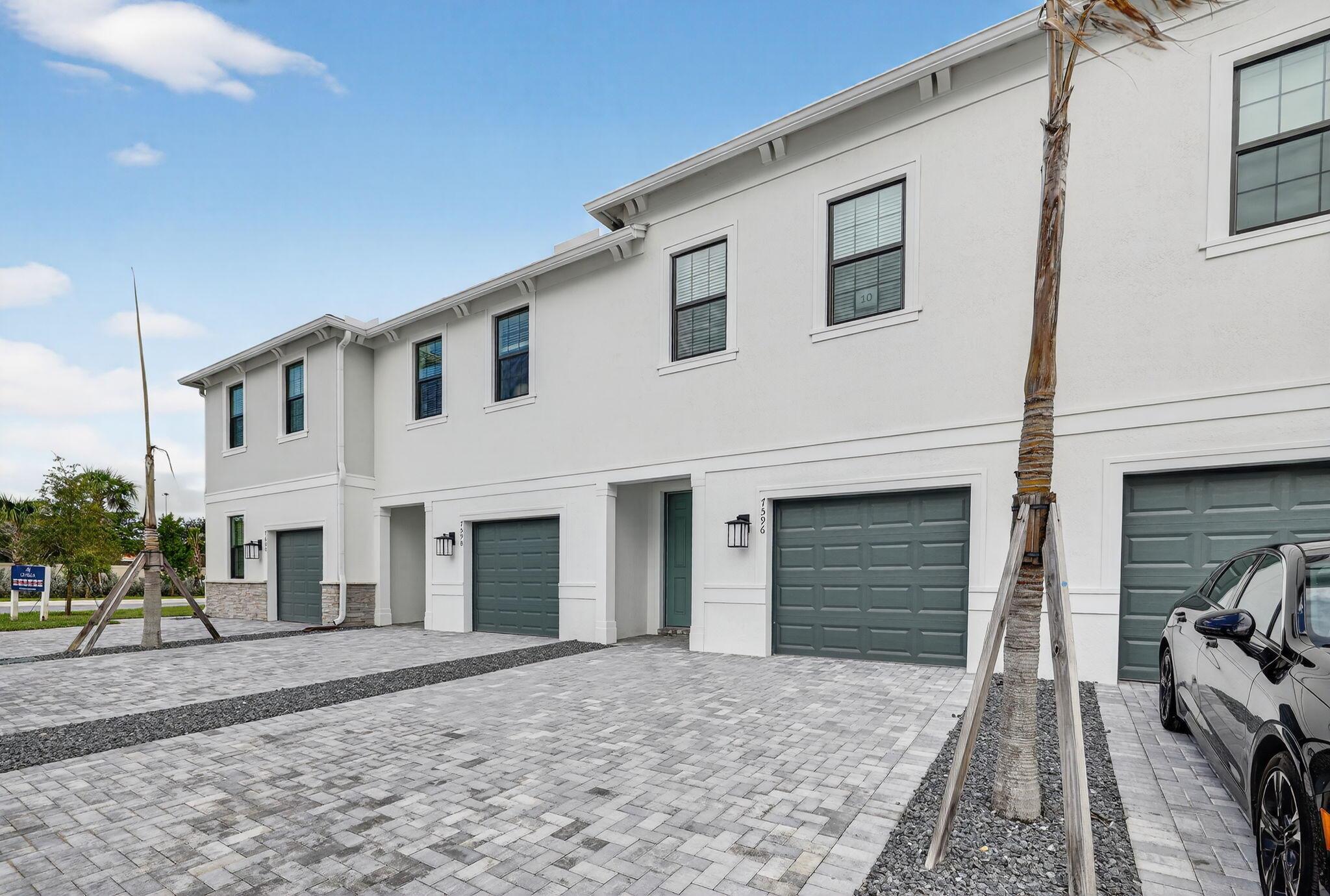 95 RIVERSIDE PUD PHASE IV - Residential Lease