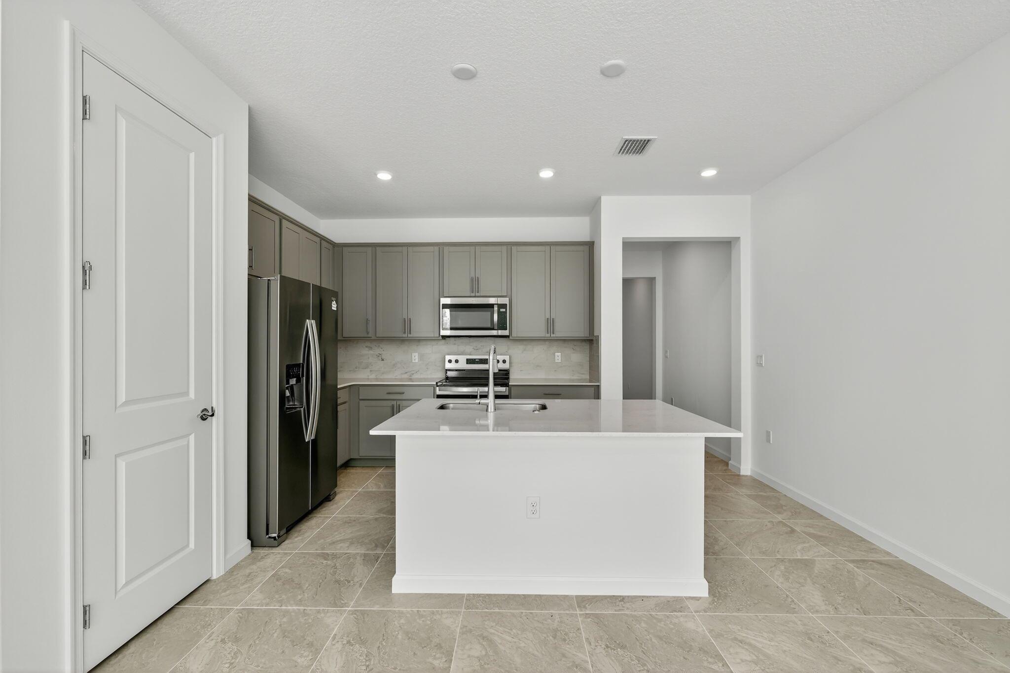 95 RIVERSIDE PUD PHASE IV - Residential Lease