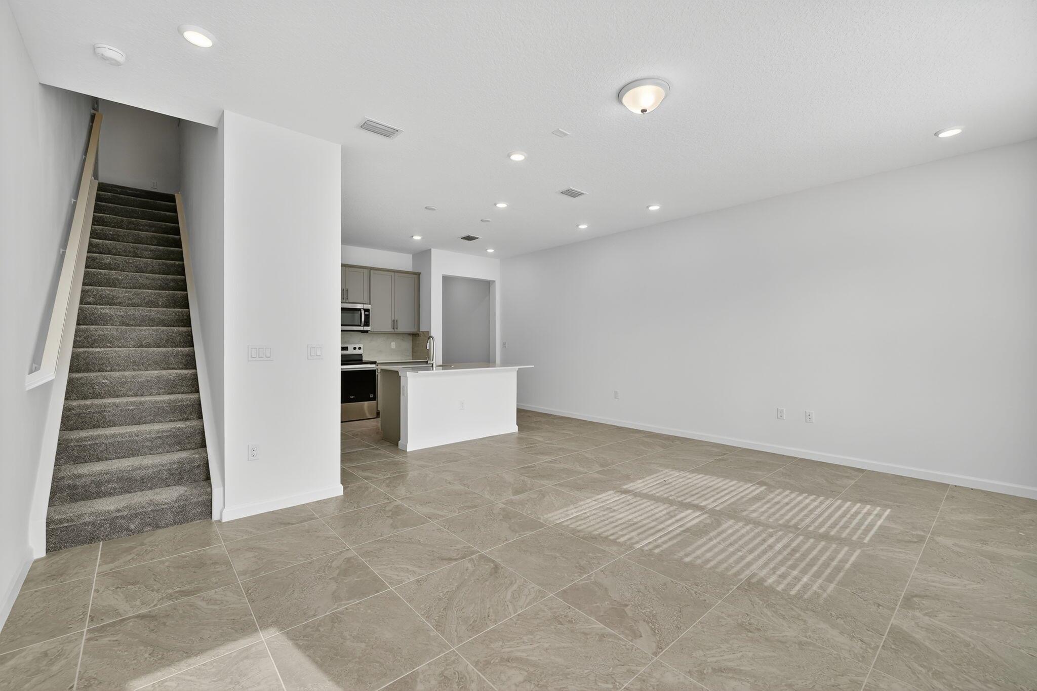 95 RIVERSIDE PUD PHASE IV - Residential Lease
