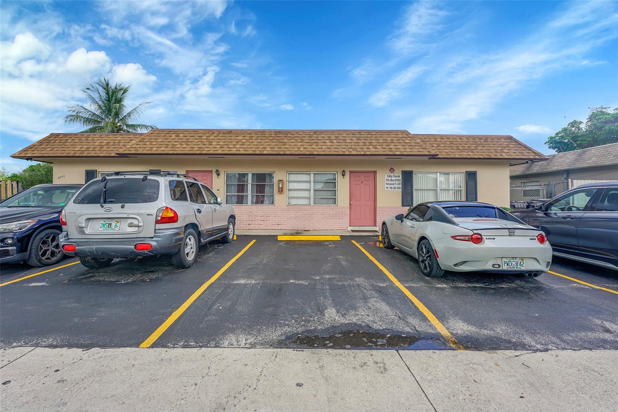 Welcome to this inviting 2-bedroom, 1-bath rental in the heart of Lauderdale Lakes. Recently updated with light renovations, this home offers a fresh, comfortable living space that’s both stylish and practical.
Perfectly located, this property is just minutes from major highways, shopping centers, schools, gyms, and more, giving you easy access to all the essentials and conveniences of South Florida living.