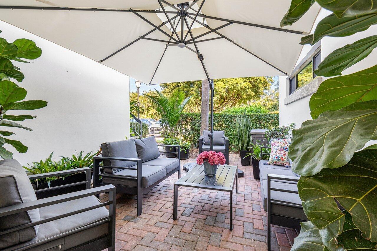 10111 Quail Covey Road Hibiscus N