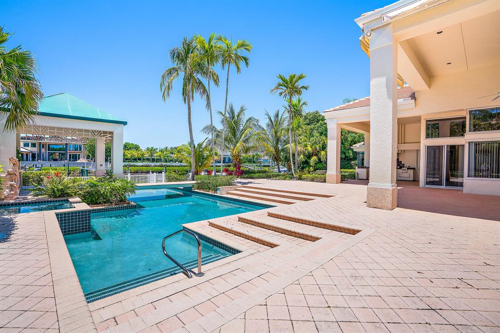 Admirals Cove - Residential