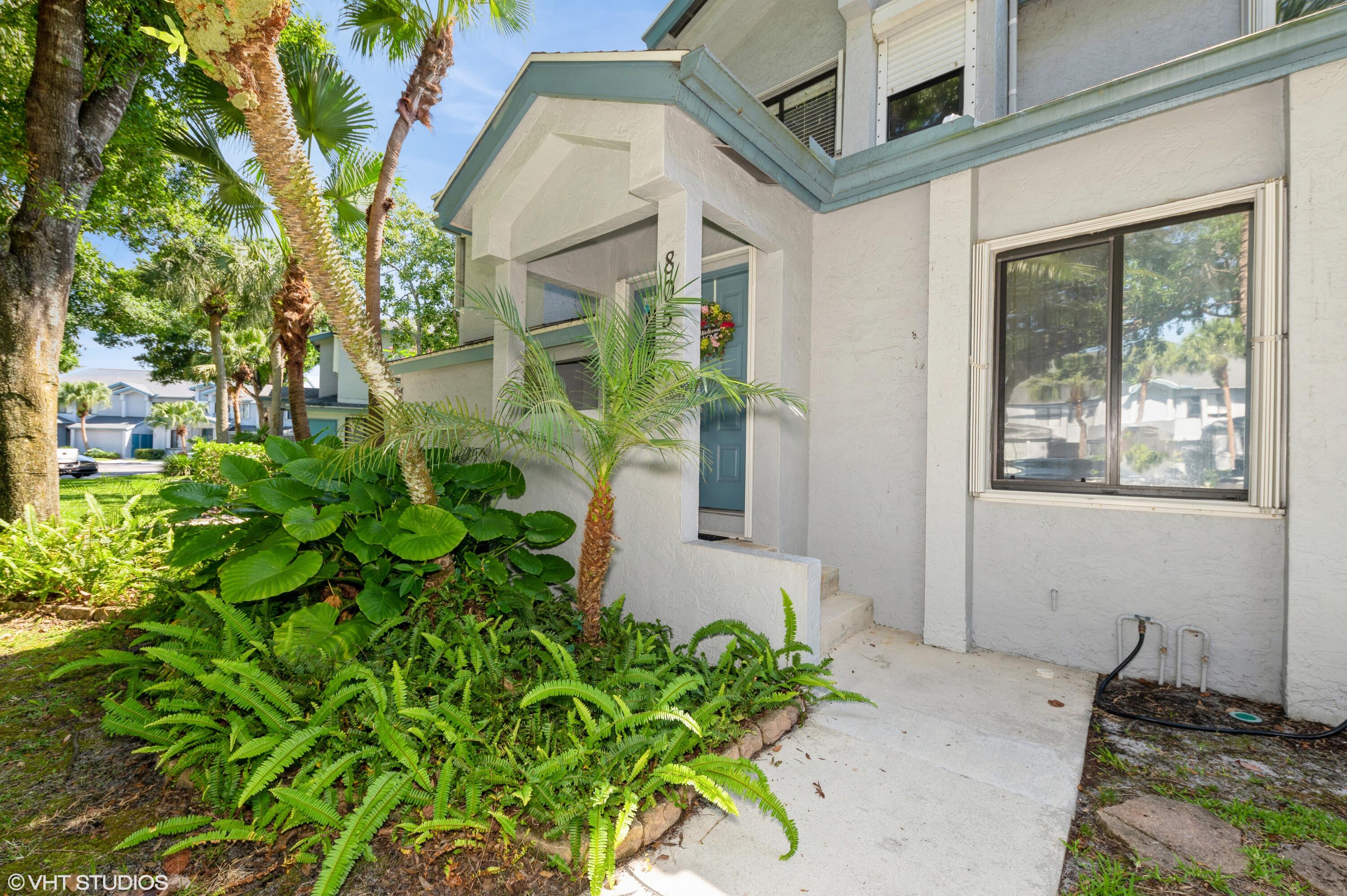 805 Harbour Pointe Way, Greenacres FL 33413