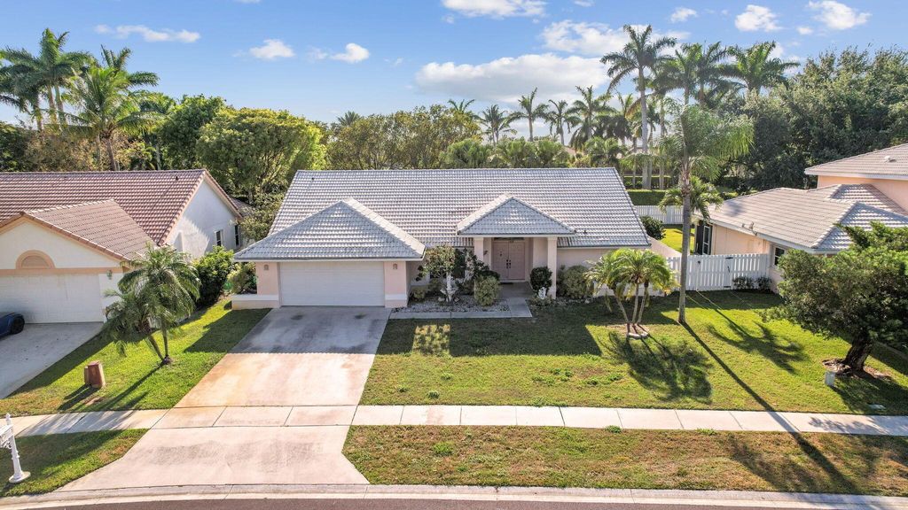 Photo of 6838 Blue Bay Circle, Lake Worth, FL 33467 (MLS # R10987128)
