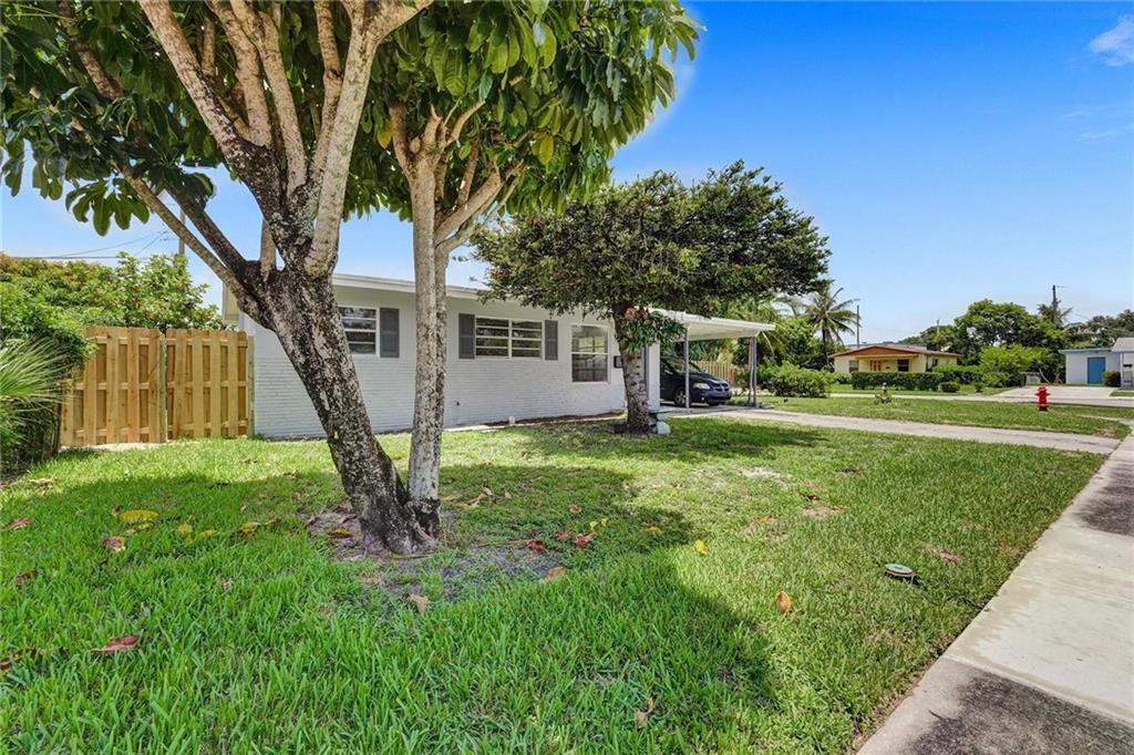 LAKE AIRE ESTATES - Residential