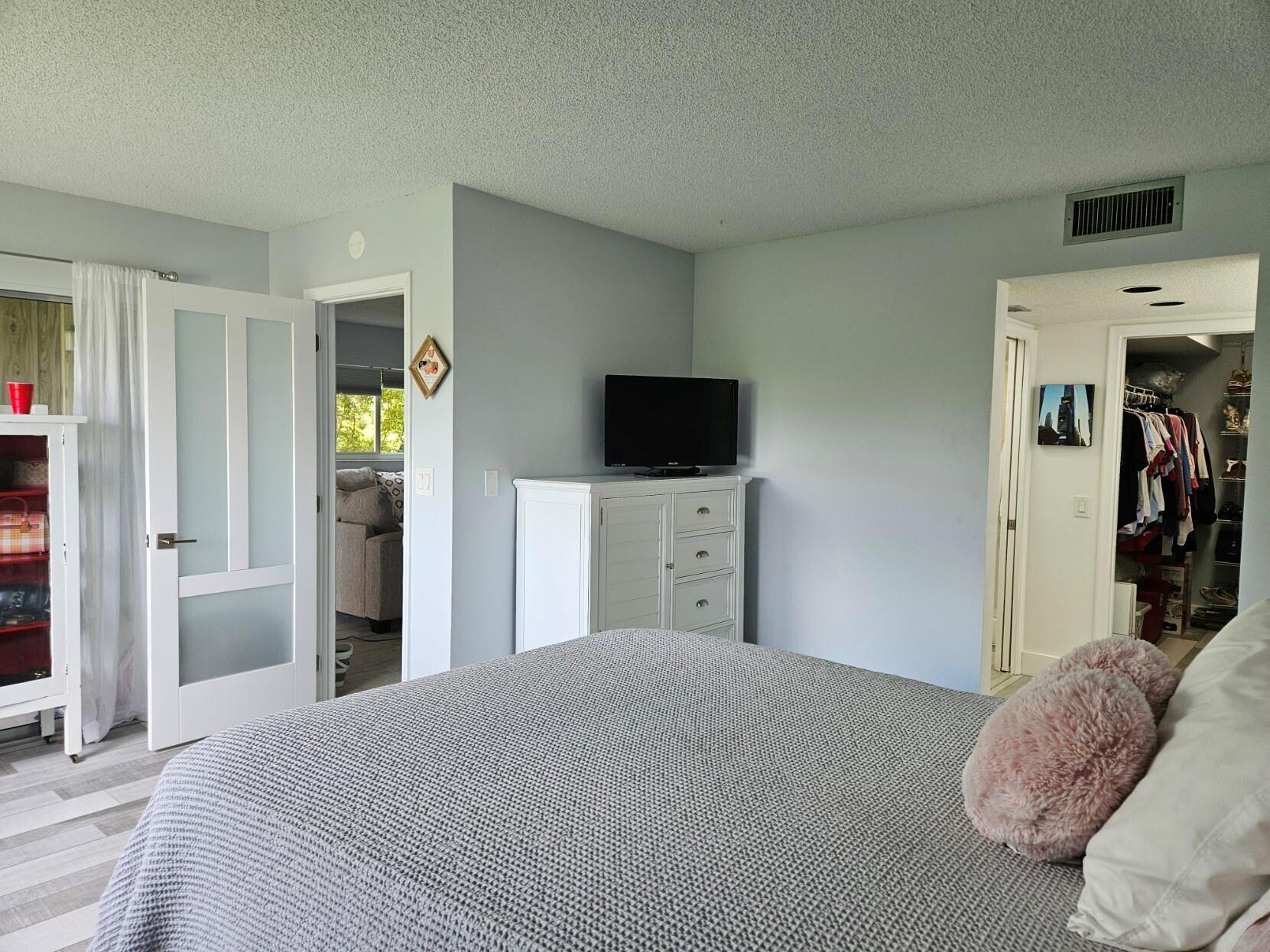 ANDROS VILLAGE E CONDO - Residential