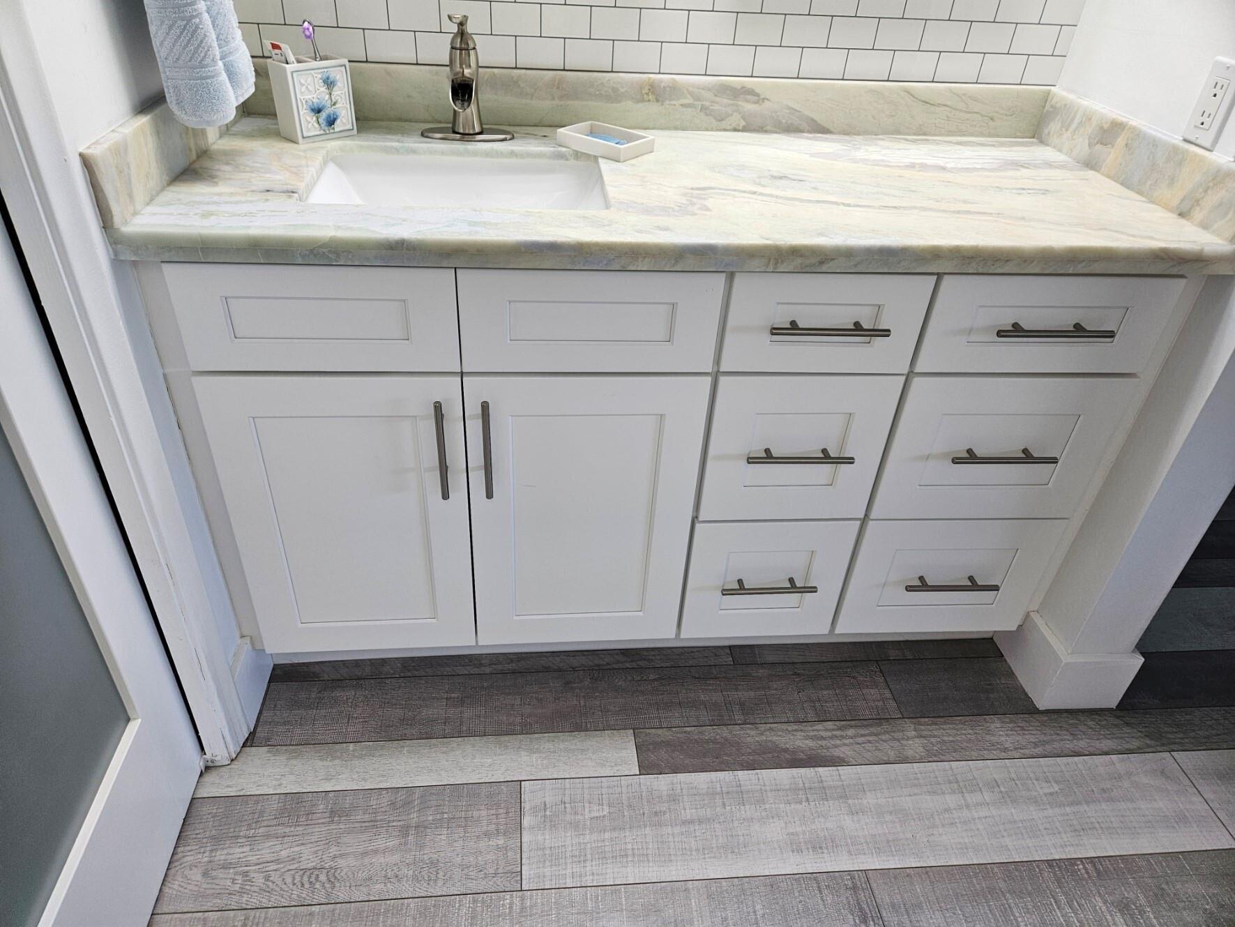 ANDROS VILLAGE E CONDO - Residential