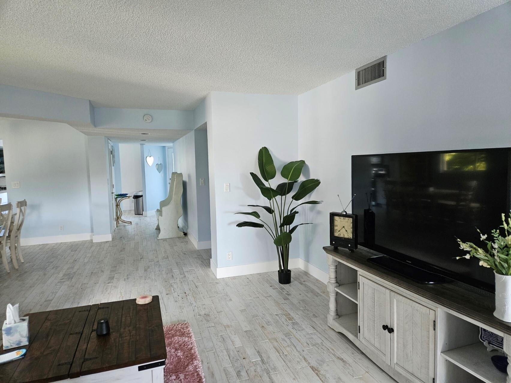 ANDROS VILLAGE E CONDO - Residential