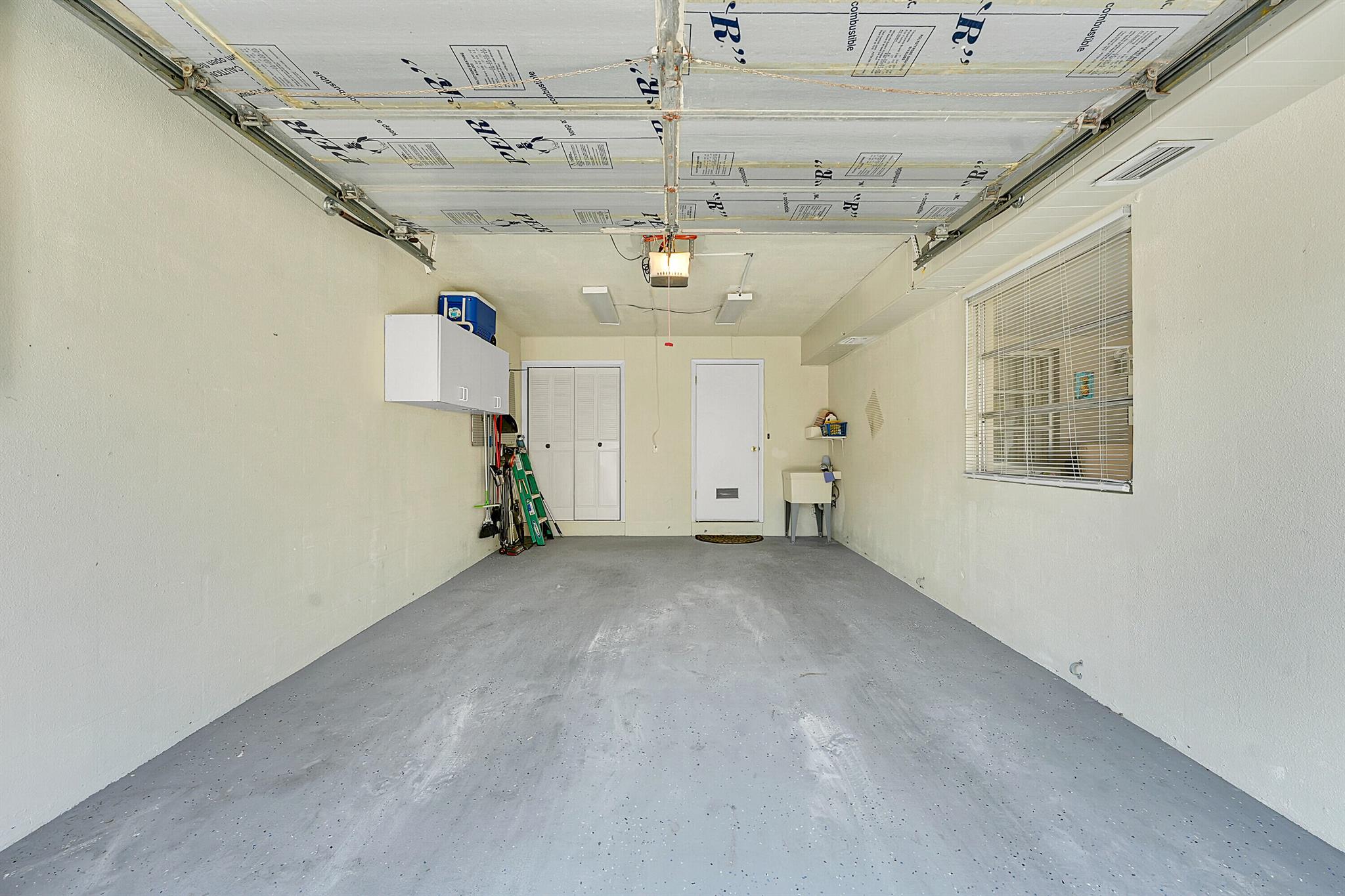 SUNRISE POINT VILLAS UNRE - Residential