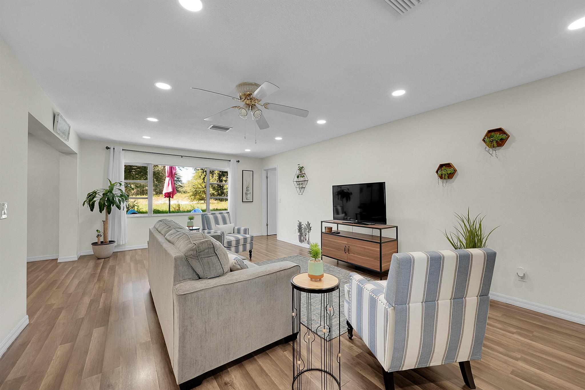 SUNRISE POINT VILLAS UNRE - Residential