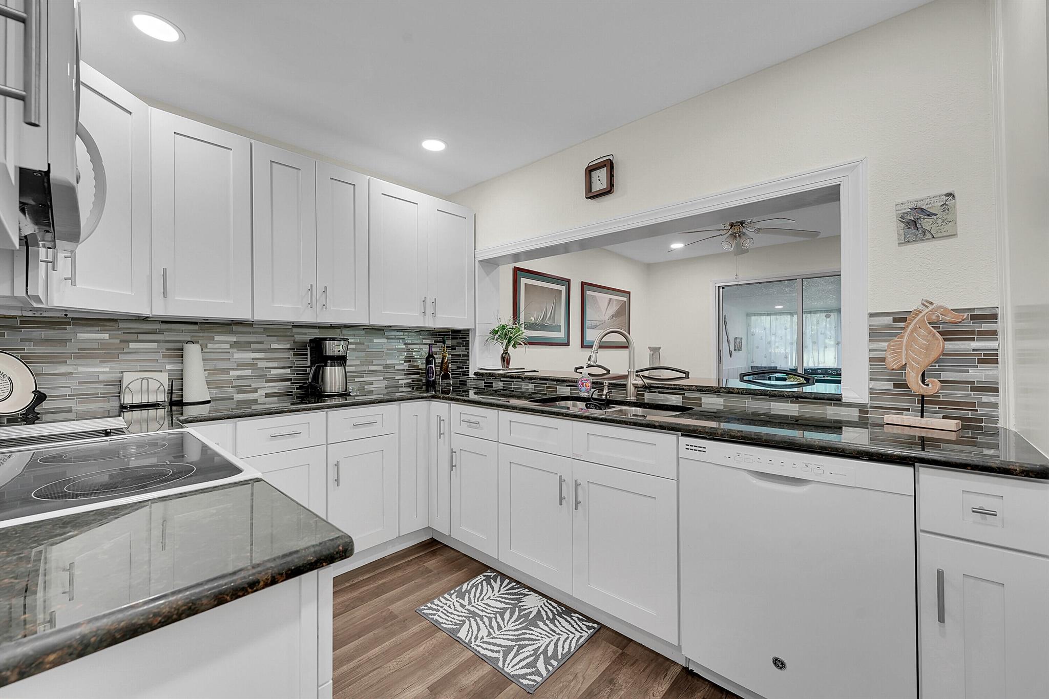 SUNRISE POINT VILLAS UNRE - Residential