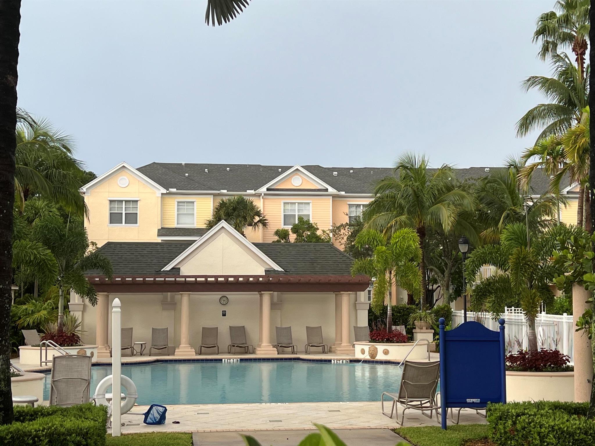 SOMERSET AT ABACOA CONDO - Residential