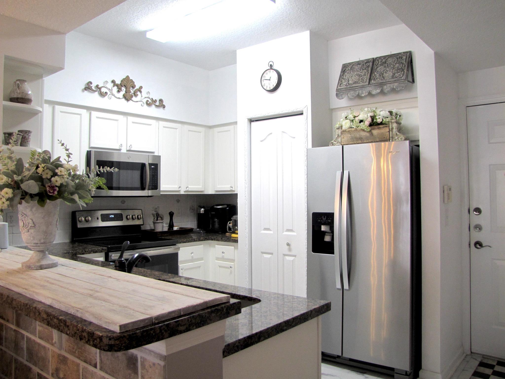 SOMERSET AT ABACOA CONDO - Residential