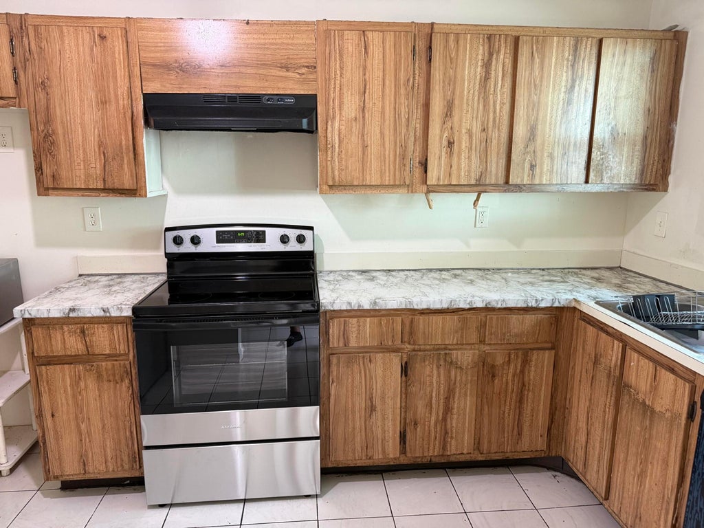 Photo of 7824 PEMBROKE Road, Miramar, FL 33023 (MLS # B26053044)