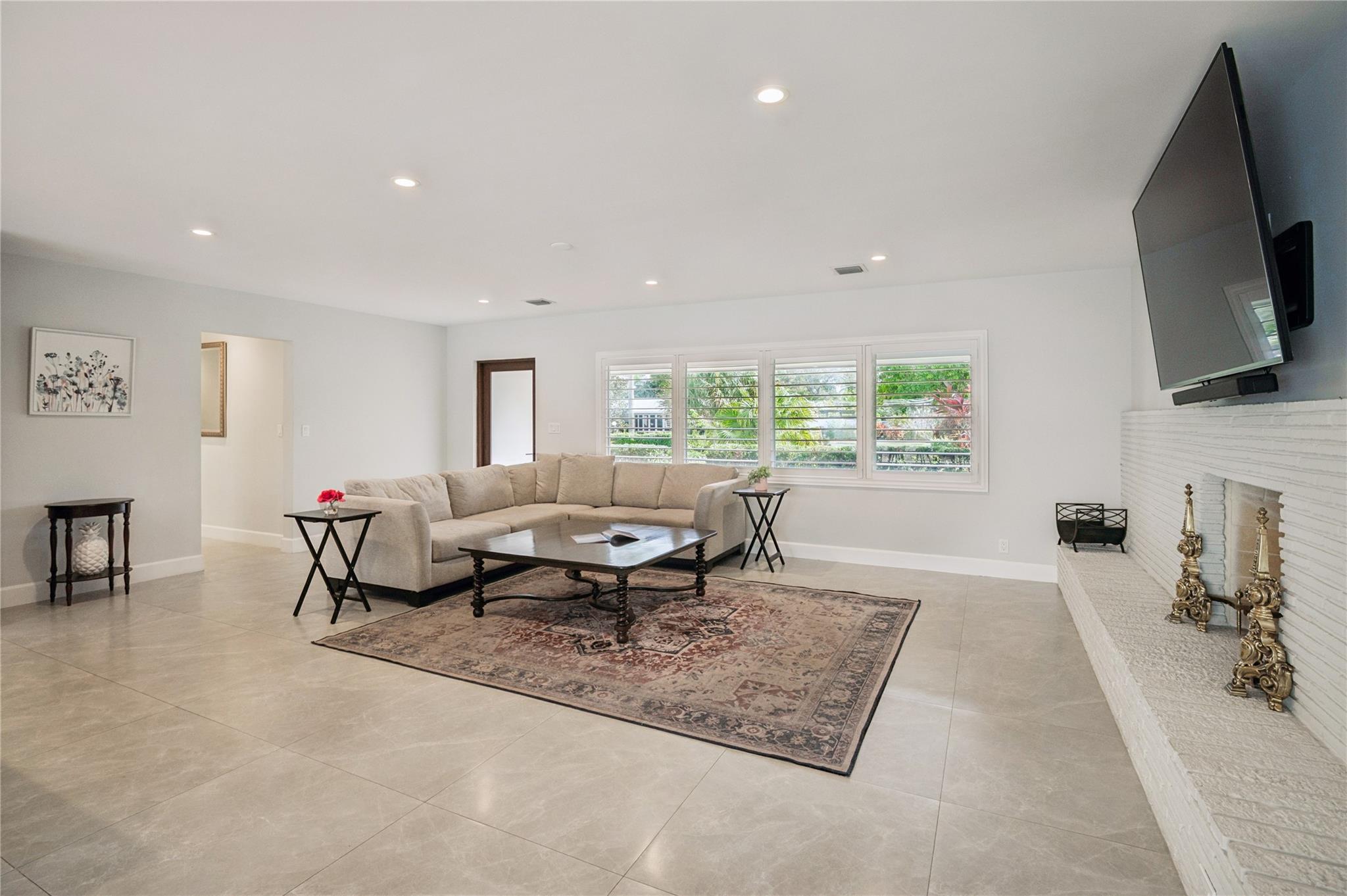 CORAL RIDGE GALT ADD NO 1 - Residential Lease