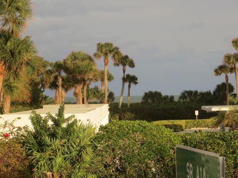 A home in Hutchinson Island