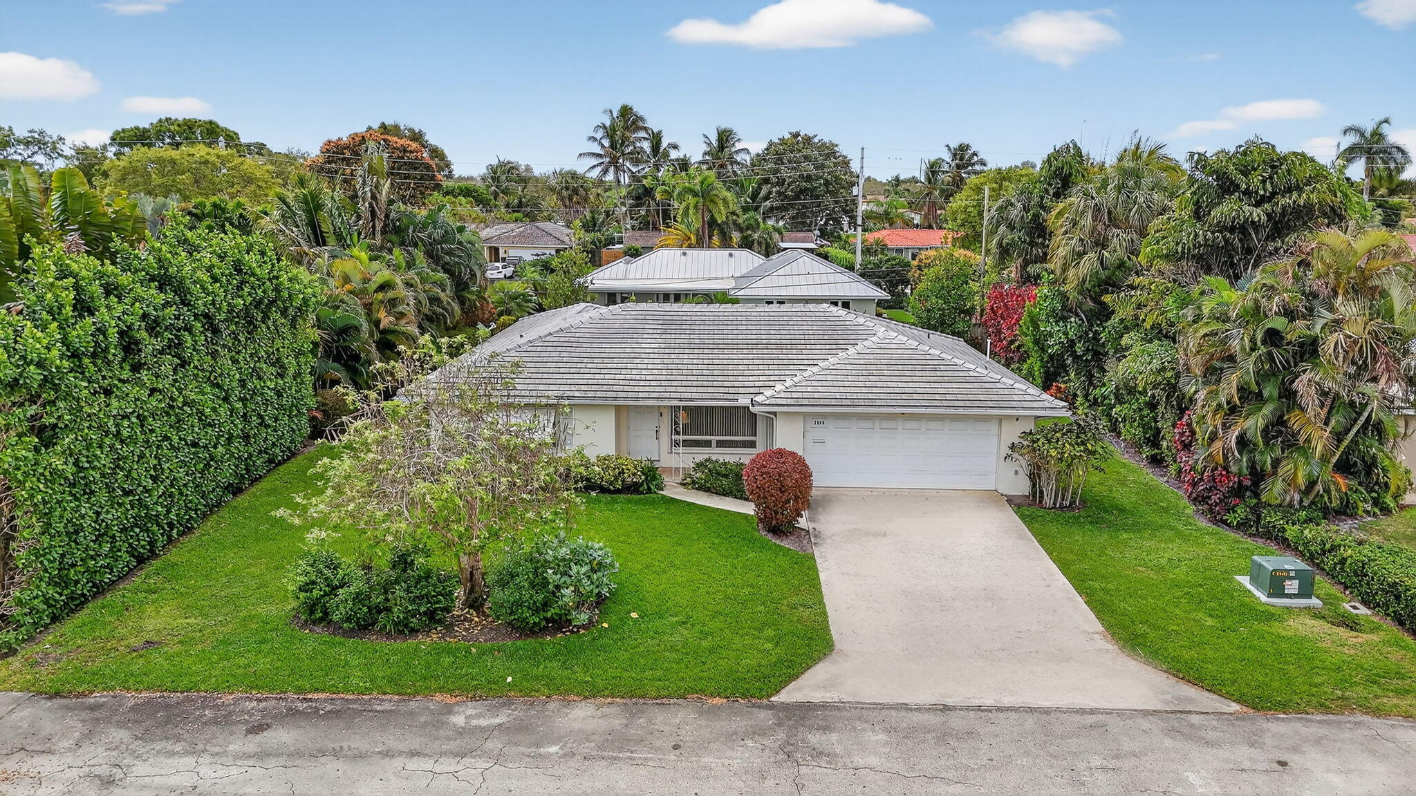 LAKE FLORESTA - Residential