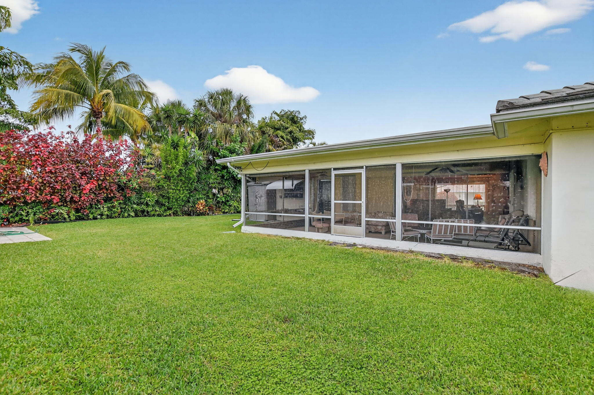 LAKE FLORESTA - Residential