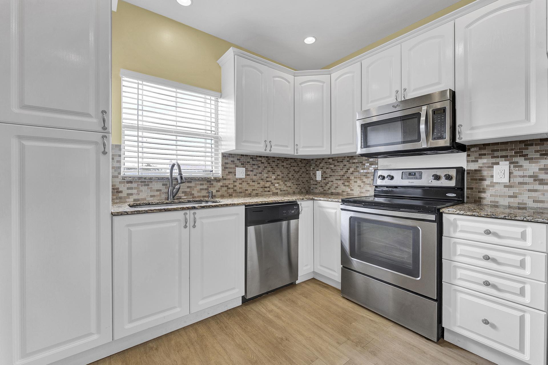 953 SE 10th 6d