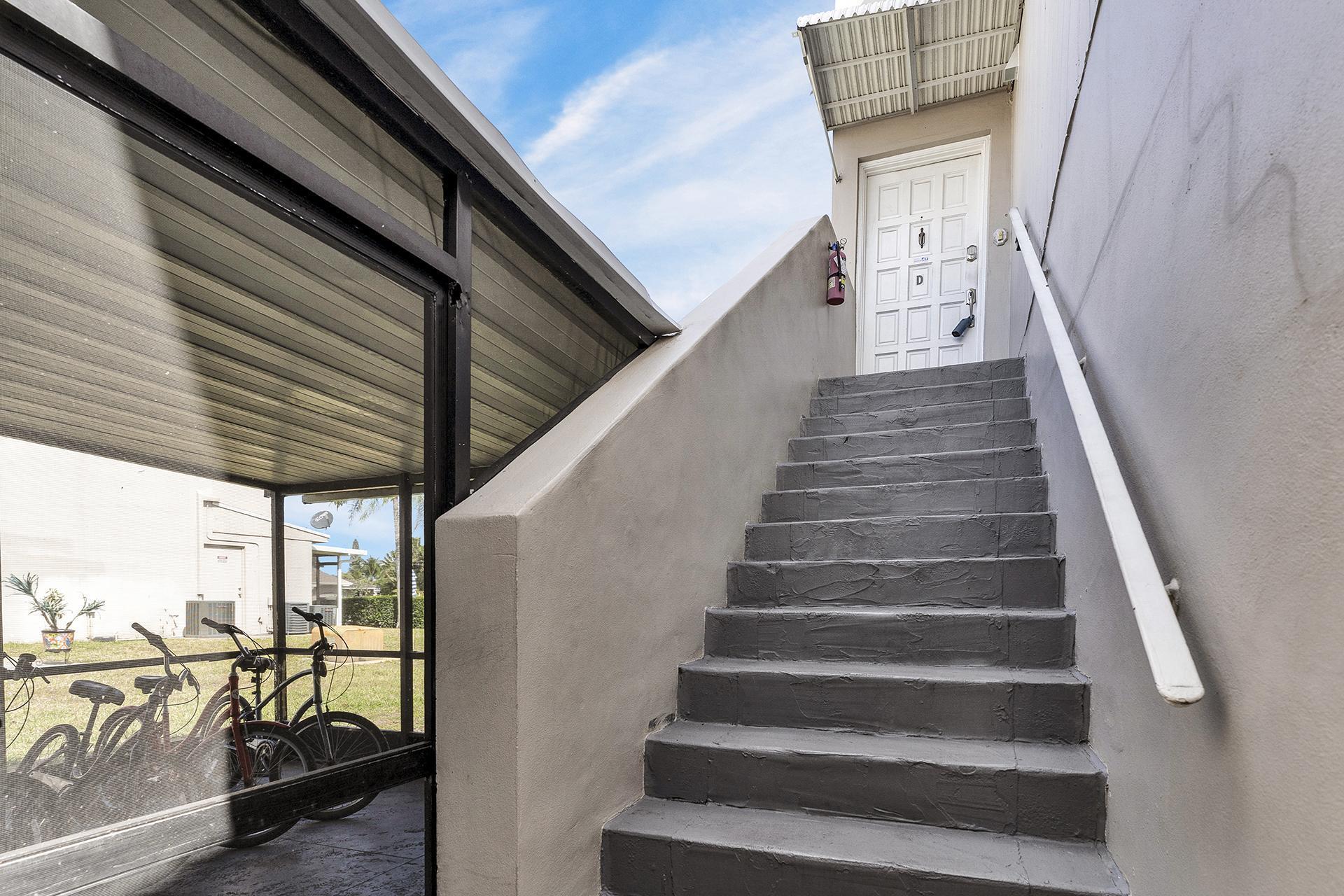 953 SE 10th 6d