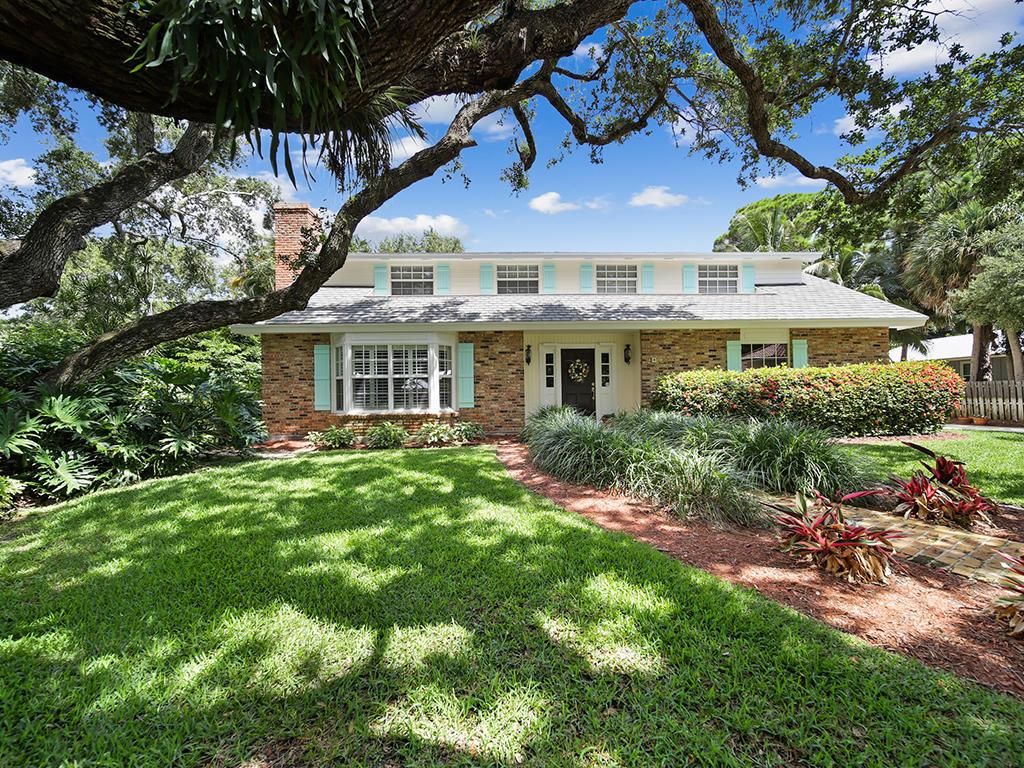 Photo of 4 Via Lucindia Drive N, Stuart, FL 34996 (MLS # R10736758)