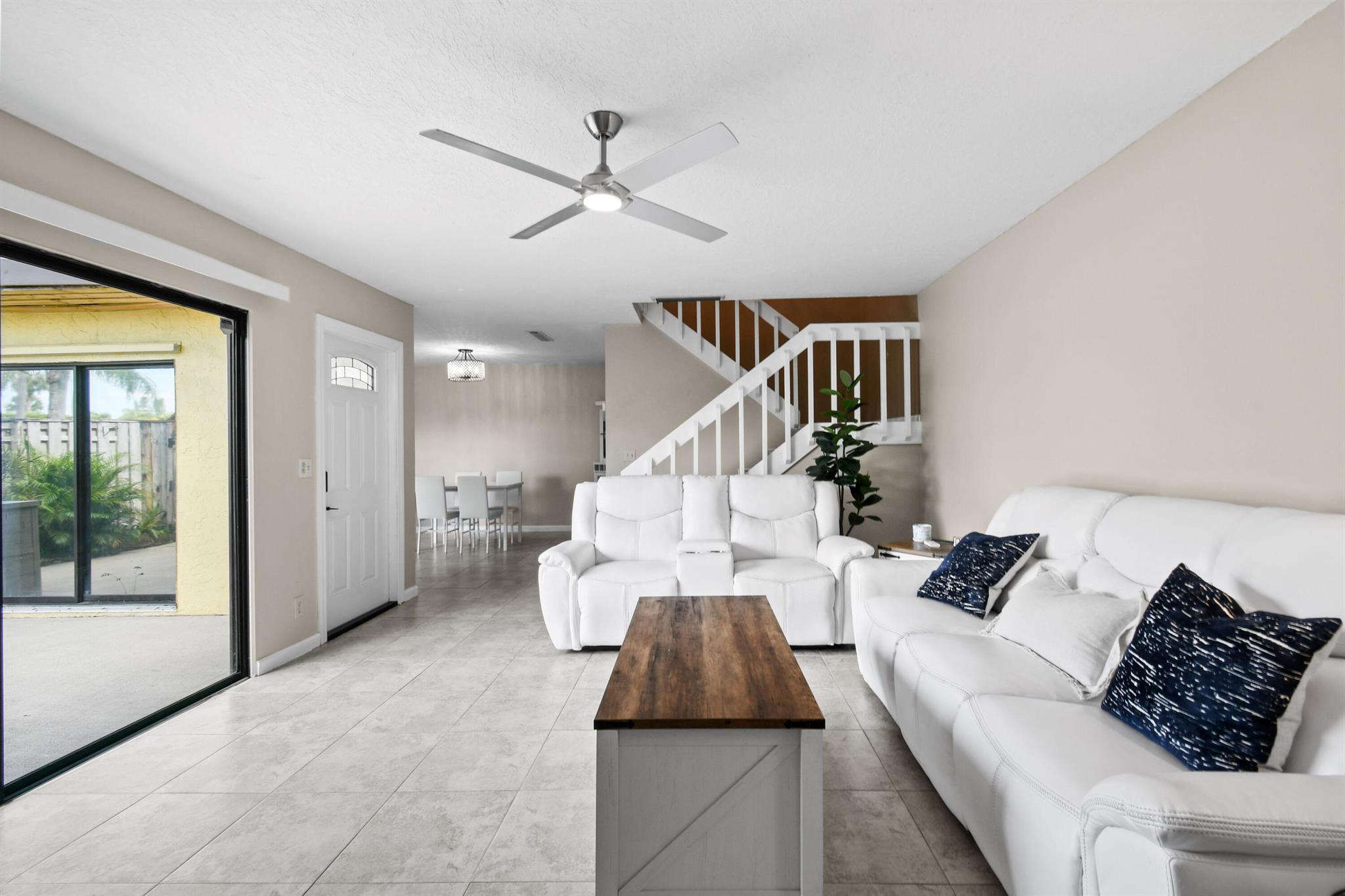 View photos, virtual tours, details... 110 N Delaware Boulevard 9b