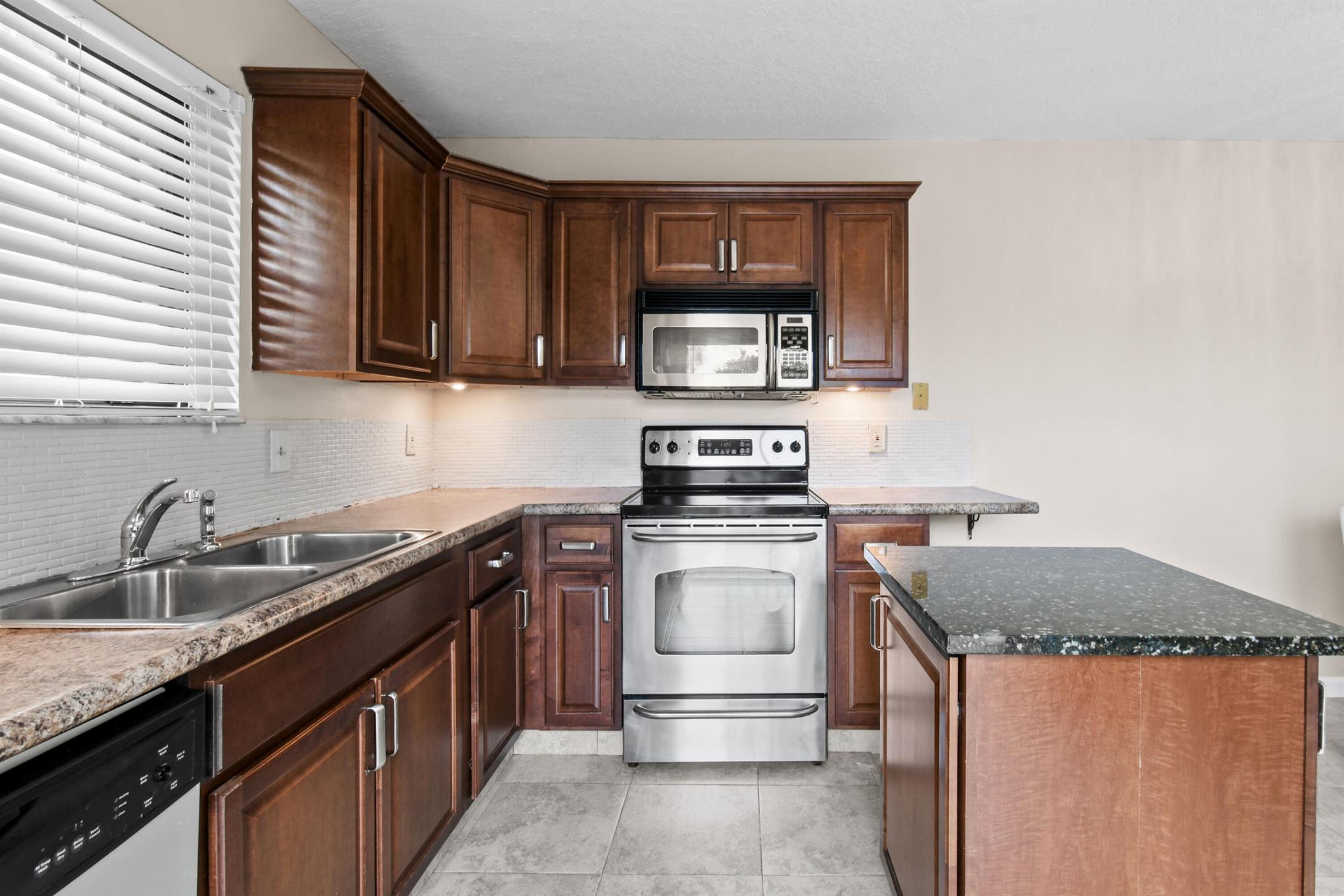 SIMS CREEK PH II - Residential