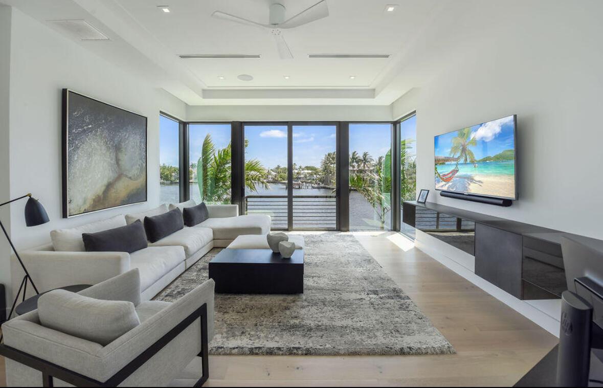 RIO DEL REY SHORES - Residential Lease