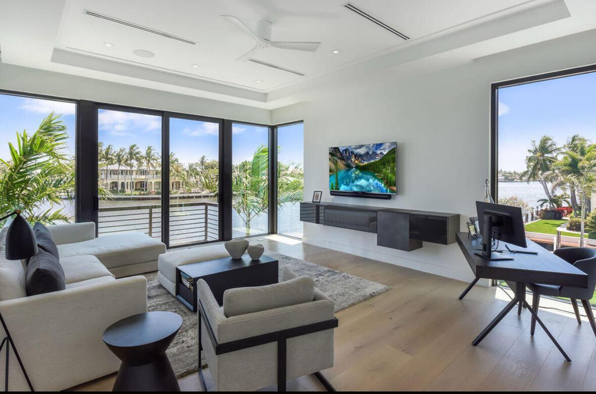 RIO DEL REY SHORES - Residential Lease